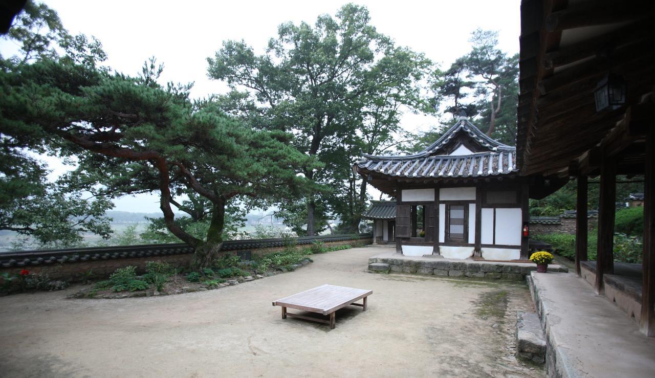 Okyeon Jeongsa Bed and Breakfast Andong Exteriör bild