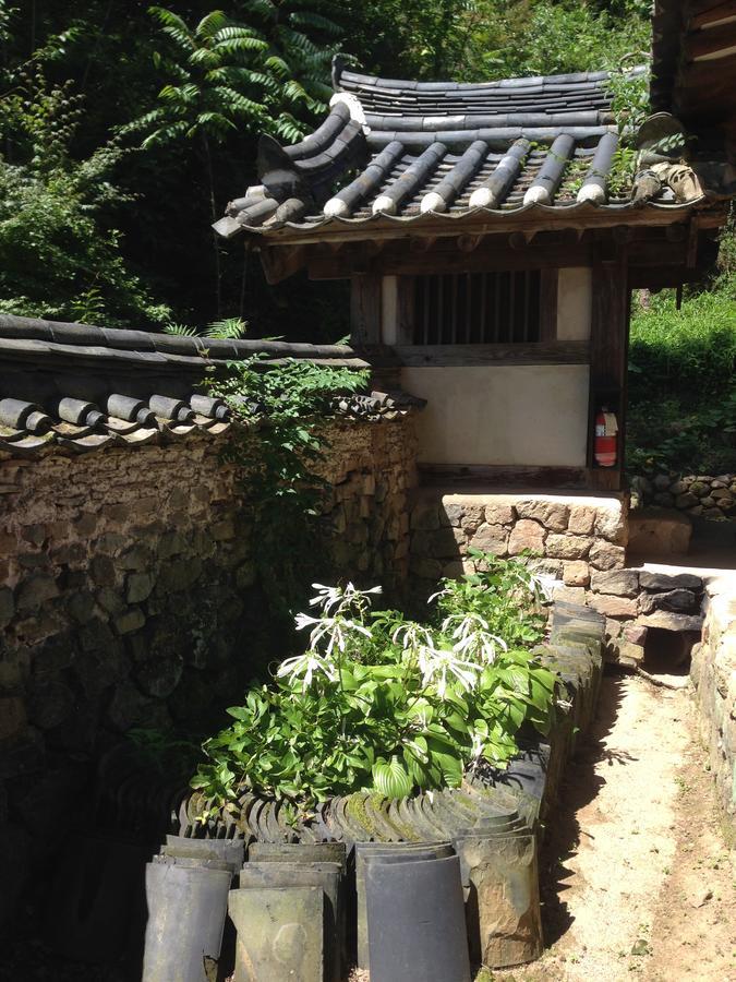 Okyeon Jeongsa Bed and Breakfast Andong Exteriör bild